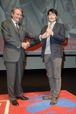 Lee Su-jin  reçoit le prix du public de la ville de Deauville
