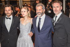 Diego Luna, Mel Gibson, Erin Moriarty, Jean-François Richet 