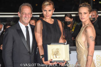 Vincent Lindon, Julia Ducournau, Agathe Rousselle (Palme d'or)