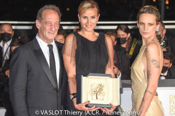 Vincent Lindon, Julia Ducournau, Agathe Rousselle (Palme d'or)