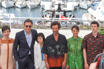 Simone Hazanavicius, Michel Hazanavicius, Yoshiko Takehara, Romain Duris, Bérénice bejo, Finnegan Oldfield