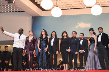 Omar Sy, Greta Gerwig, Lily Gladstone, Nadine Labaki, Hirokazu Kore-eda, Ebru Ceylan, Juan Antonio Bayona, va Green, Pierfrancesco Favino 