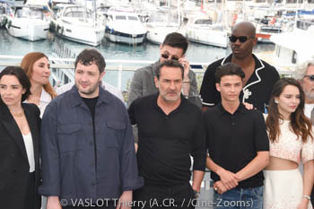 Karim Laklou, Gilles Lellouche, Raphaël Quenard, Malik Frikah, Mallory Wanecque, Jean-Pascal Zadi, Alain Chabat 