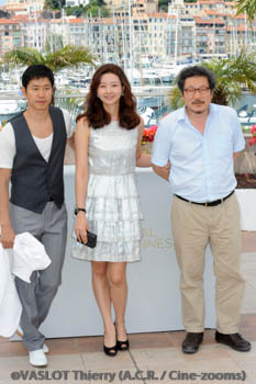 Junsang Yu, Song Summi, Hong Sangsoo Junsang Yu, Song Summi, Hong Sangsoo