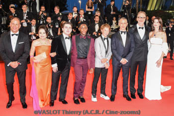 Tovah Feldshuh, Ryan Sell, Jaylin Webb, Michael Banks Repeta, Jeremy Strong, James Gray, Anne Hathaway