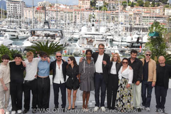 Solàn Machado-Graner, Côme Peronnet, Valentin Campagne, Mathilde Riu, Jonathan Turnbull, Mathilde Roehrich, Guslagie Malanda, Dominik Moll, Léa Drucker, Sandra Colombo, Theo Costa - Marini, Stanislas Merhar, Gilles Marchand