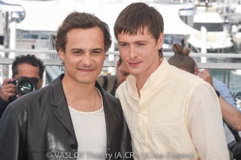 Frank Dillane, Harris Dickinson
