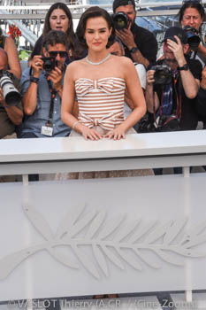 Zoey Deutch