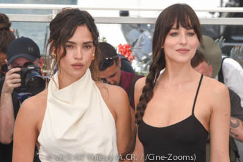 Adria Arjona, Dakota Johnson