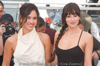 Adria Arjona, Dakota Johnson