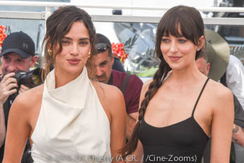 Adria Arjona, Dakota Johnson