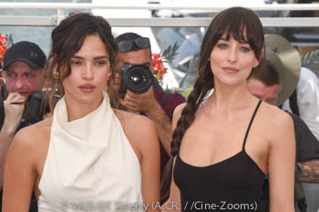 Adria Arjona, Dakota Johnson