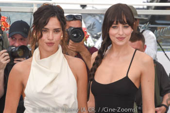 Adria Arjona, Dakota Johnson