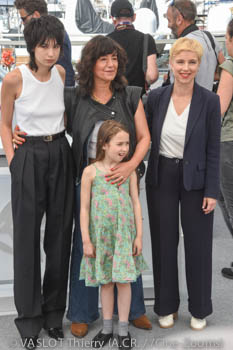 Eve Yelmani, Liliane Sanrey-Baud, Romane Bohringer, Clémentine Autain