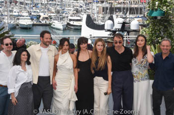 Ryan Heller, Sam Racanelli, Kyle Marvin, Adria Arjona, Dakota Johnson, Ro Donnelly, Michael Angelo Covino, Emily Korteweg, Michael Bloom 001.jpg