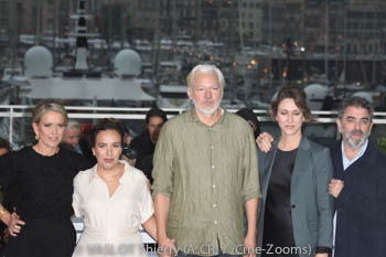Jennifer Robinson, Stella Assange, Julian Assange, Kathleen Fournier, Eugene Jarecki 