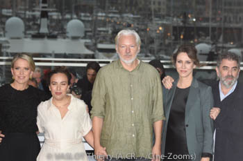 Jennifer Robinson, Stella Assange, Julian Assange, Kathleen Fournier, Eugene Jarecki 
