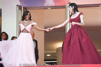 Aja Naomi King, Cara Delevingne