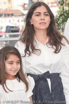 Delnaz Najafi, Hadis Pakbaten