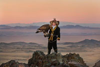 LA JEUNE FILLE ET SON AIGLE