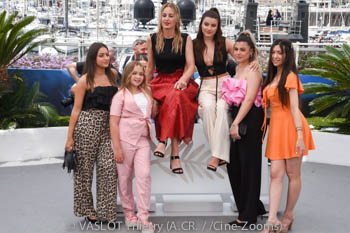 Léa Gorla, Ashley Romano, Agathe Riedinger, Malou Khebizi, Kilia Fernane, Alexandra Noisier 