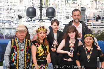 Komeok Joe, Sailyvia Paysan, Martin Verset, Babette De Coster, Claude Barras, Nelly Tungang