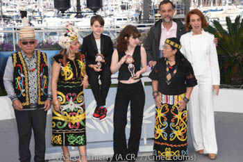 Komeok Joe, Sailyvia Paysan, Martin Verset, Babette De Coster, Claude Barras, Nelly Tungang, Laetitia Dosch 