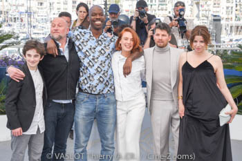 Tom Fiszelson, François Damiens, Jean-Pascal Zadi, Laetitia Dosch, Pierre Deladonchamps, Anabela Moreira