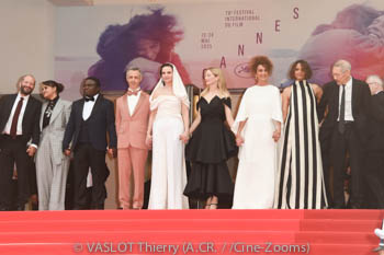 Leila Slimani, Halle BerryCarlos Reygadas, Payal Kapadia, Dieudo Hamadi, Jeremy Strong, Juliette Binoche, Alba Rohrwacher, Leïla Slimani, Halle Berry, Hong Sang-soo