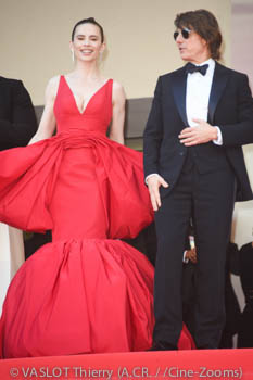 Hayley Atwell, Tom Cruise