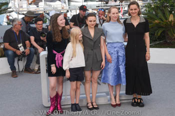 Laeni Geiseler, Hanna Heckt, Lena Urzendowsky, Susanne Wüst, Luise Heyer