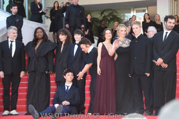 Stanislas Merhar, Guslagie Malanda, Mathilde Riu, Côme Peronnet, Solàn Machado-Graner, Sandra Colombo, Dominik Moll, Mathilde Roehrich, Léa Drucker, Valentin Campagne, Theo Costa - Marini, Jonathan Turnbull, Gilles Marchand