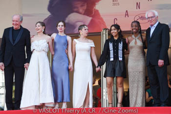 Jean-Pierre Dardenne, Elsa Houben, Babette Verbeek, Janaïna Halloy Fokan, Samia Hilmi, Lucie Laruelle, Luc DardenneJean-Pierre Dardenne, Elsa Houben, Babette Verbeek, Janaïna Halloy Fokan, Samia Hilmi, Lucie Laruelle, Luc Dardenne