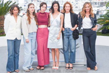Raïka Hazanavicius, Angèle Garnier, Sara Giraudeau, Suzanne Lindon, Julia Piaton, Cécile de France