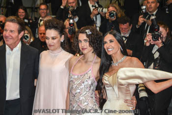 Dennis Quaid, Coralie Fargeat, Margaret Qualley, Demi Moore Dennis Quaid, Coralie Fargeat, Margaret Qualley, Demi Moore