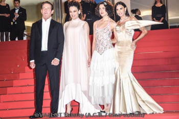 Dennis Quaid, Coralie Fargeat, Margaret Qualley, Demi Moore Dennis Quaid, Coralie Fargeat, Margaret Qualley, Demi Moore