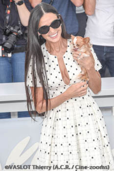 Demi Moore et son chien Pilaf Demi Moore et son chien Pilaf