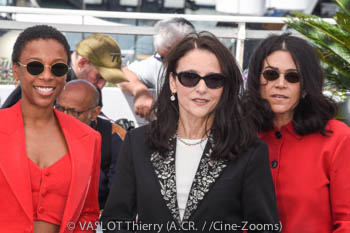 Samira Wiley, Julia Louis-Dreyfus, Abbi Jacobson