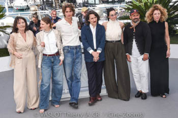 Yile Yara Vianello, Vassili Schneider, Bérenger Thouin, Souheila Yacoub, Pierre-Antoine Billon, Carine Ruszniewski 