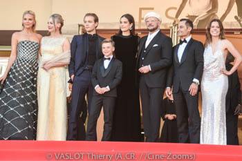 Olga Hoffmann, Kelly B. Eviston, Edouard Philipponnat, Clark Shotwell, Ella Bleu Travolta, John Travolta, Jason Berger, Amy Laslett 