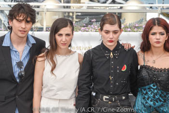 David Flores, Katharina Rivilis, Naomi Cosma, Bianca Dumais 