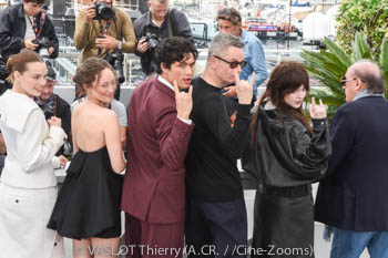 Kristine Froseth, Havana Rose Liu, Charles Melton, Nicolas Winding Refn, Sophie Thatcher, Pino Donaggio 