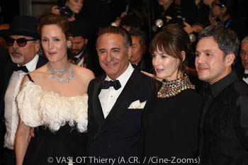 Vicky Krieps, Andy García, Rosemarie DeWitt, Paul Soriano