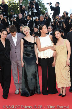 Noemie Marlan, Paul Kircher, Nadia Tereszkiewicz, Adèle Exarchopoulos, Noée Abita