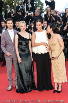 Paul Kircher, Nadia Tereszkiewicz, Adèle Exarchopoulos, Noée Abita