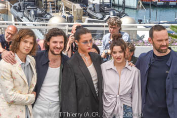 Paul Kircher, Vincent Lacoste, Adèle Exarchopoulos, Malou Khebizi, Alban Lenoir 