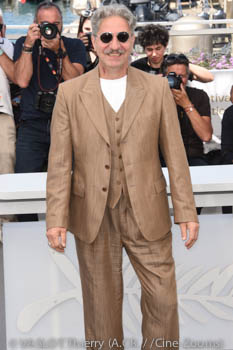 Simon Abkarian