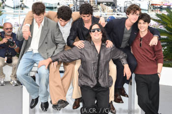 Miguel Bernardeau, Javier Calvó, Javier Ambrossi, Carlos González, Guitarricadelafuente,Milo Quifes