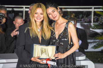 Virginie Efira, Tao Okamoto (Prix d'Interprétation Féminine)